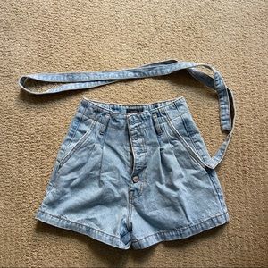 A&F high waisted shorts with a belt